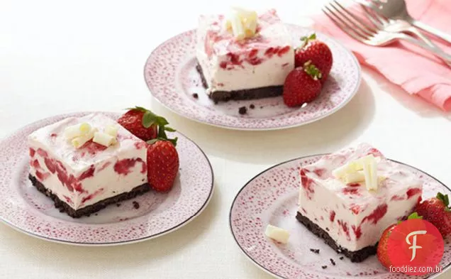 Morango Congelado-Quadrados De Mousse De Chocolate Branco