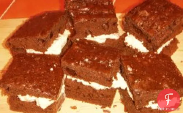 Bolos De Esponja Individuais Recheados Com Creme Caseiro