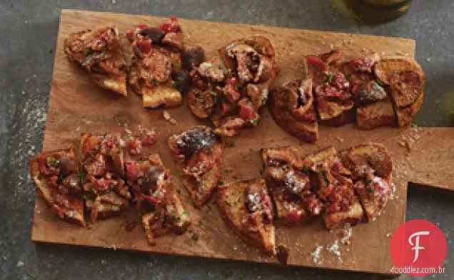 Parmesão Bruschetta com cogumelo Ragu