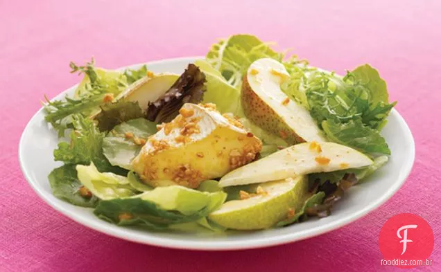 Salada De Camembert E Pêra Com Crosta De Nozes Assadas