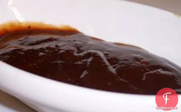 O famoso molho para churrasco Midnight Grill da Grant