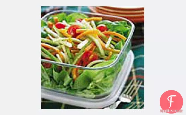 Salada crocante de Verão Com Molho Jalapeno Ranch