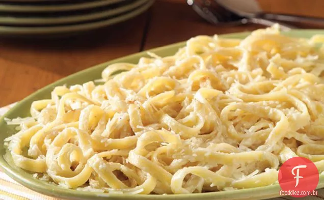 Parmesão Fettuccine Alfredo