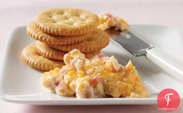 Presunto quente e queijo espalhado