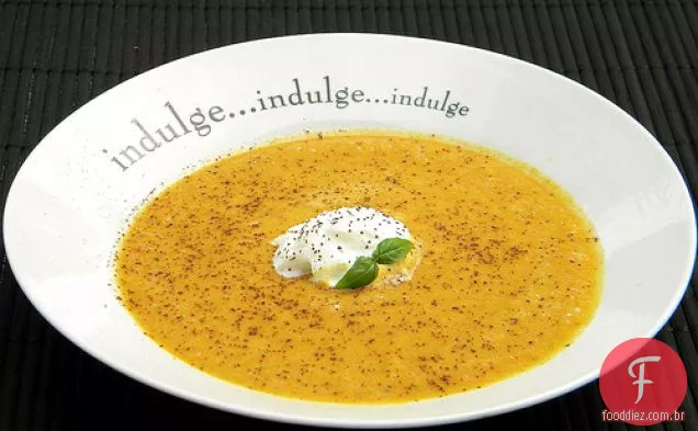 Sopa De Sobremesa De Melão E Leite De Coco