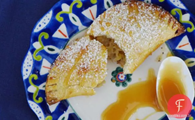 Dulce De Leche Banana Empanadas com nozes