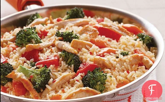 Frango e arroz em estilo italiano com legumes