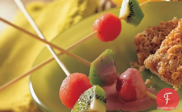 Espetos de melancia e Kiwi com Creme De Morango estrelado