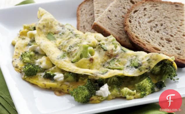 Brócolis e omelete Feta com torrada