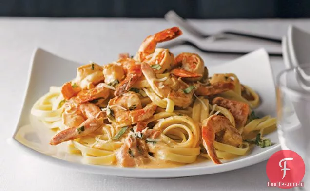 Fettuccine de camarão fácil para dois