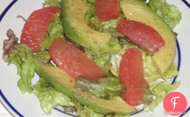 Salada de toranja e abacate