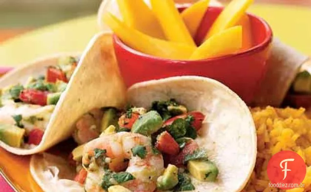 Tacos de camarão e abacate ao estilo Seviche