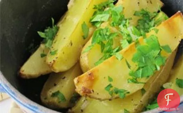 Batatas Vermelhas De Salsa Assada No Forno