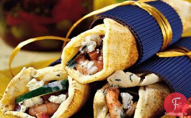Gyros de camarão grelhado com propagação de iogurte Herbed