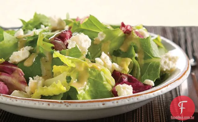 Verdes misturados com vinagrete Mediterrâneo