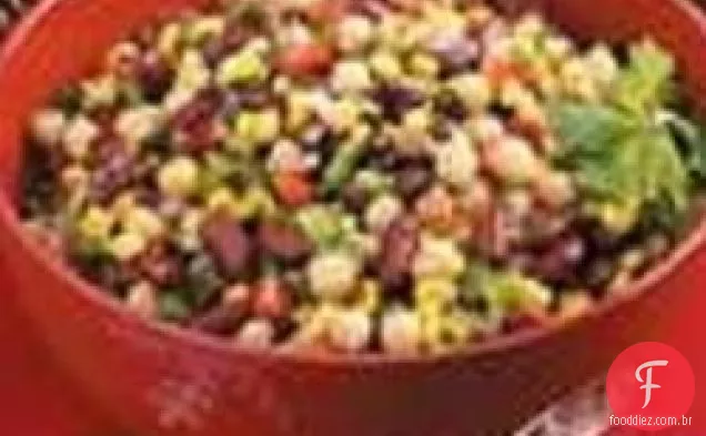 Salada de milho atrevida de Chae com molho cítrico