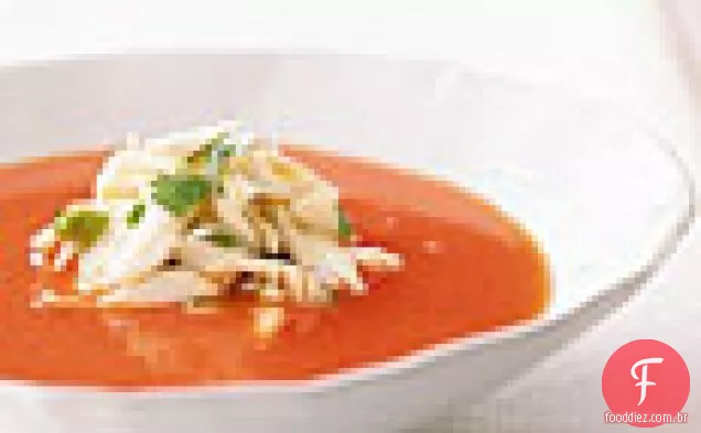 Sopa de melancia com especiarias tailandesas com carne de caranguejo