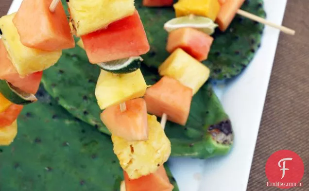 Cabobs De Frutas Tropicais