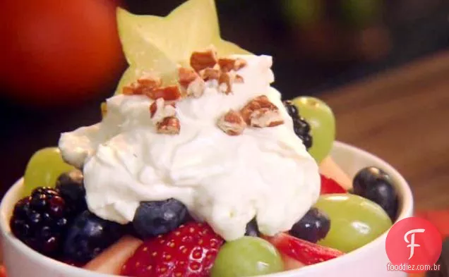 Salada de frutas com cream Cheese-cobertura de nozes