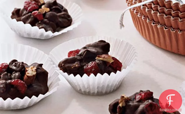 Cachos de Chocolate, frutas e nozes