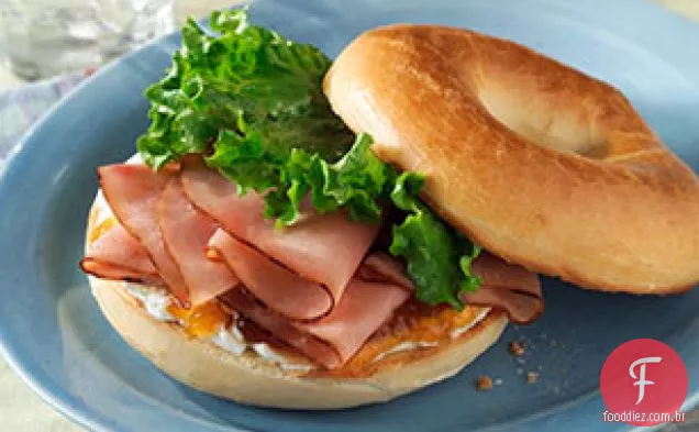 Sanduíche Do Bagel Do Presunto & Da Erva