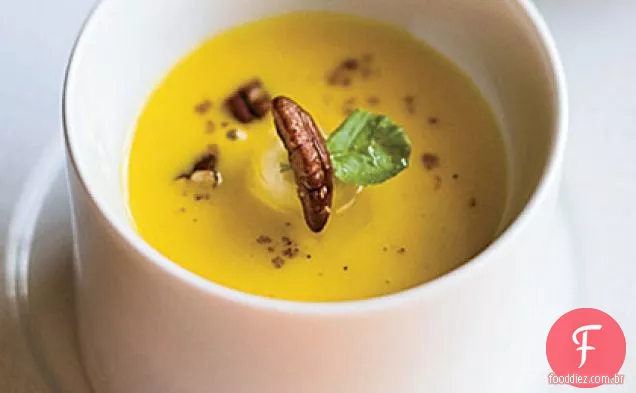 Sopa de abóbora assada com Bananas vidradas de bordo