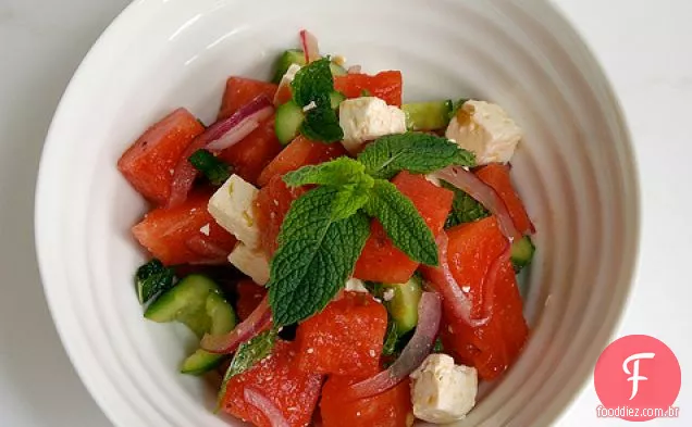 Feta-salada de melancia com hortelã