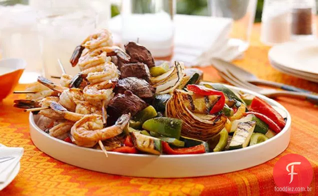 Surf & Turf espeto com legumes grelhados