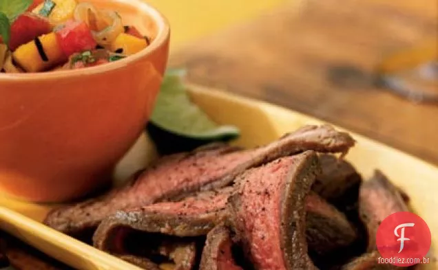 Bife de flanco com manga grelhada e Chutney de melancia