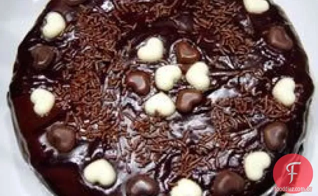Bolo De Chocolate leitelho com cobertura de Fudge