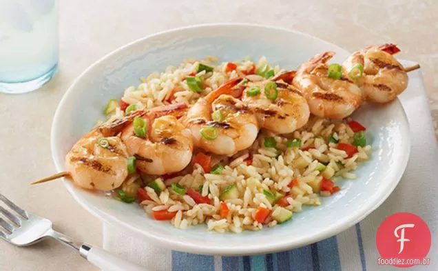 Espetos de camarão Tudo-em-um com arroz grelhado