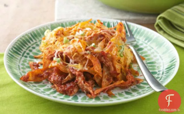 Chilaquiles vermelhos com frango