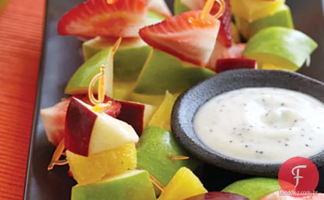 Espadas de frutas com molho de Formiga