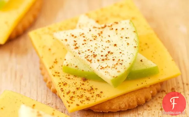 Snacks De Maçã E Queijo