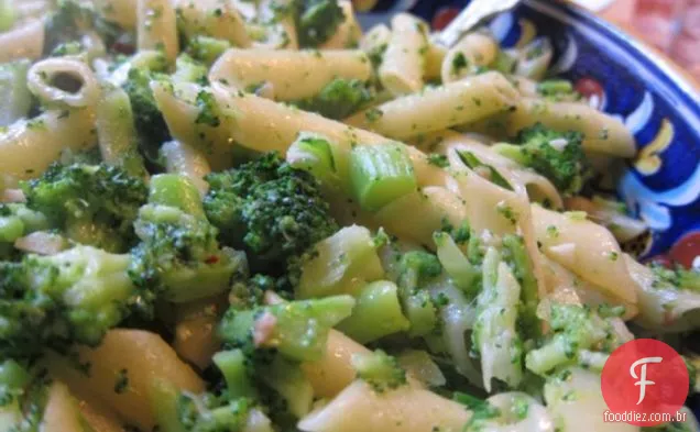 Macarrão Com Brócolis