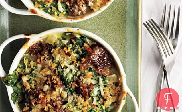 Garlicky Espinafre-Salsicha Gratinado