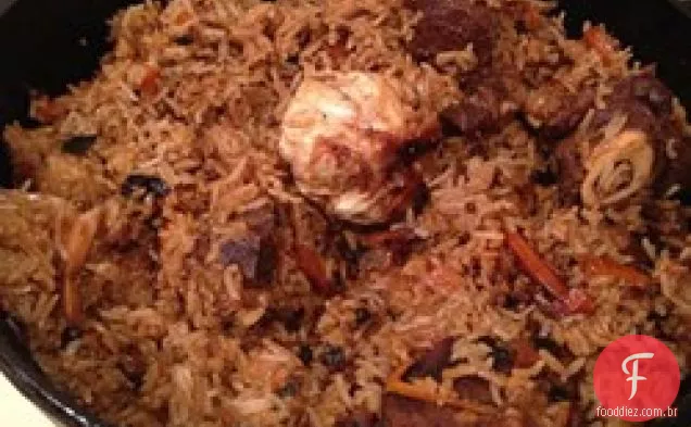 Plov uzbeque (pilaf de cordeiro e arroz)