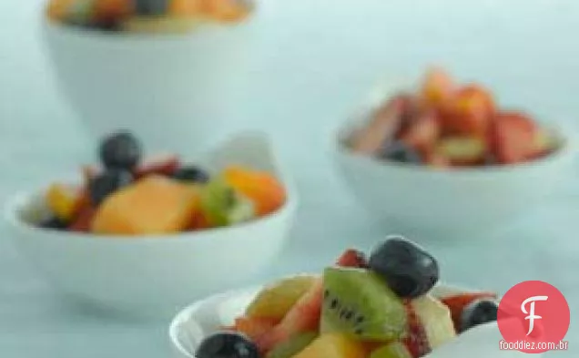 Salada De Frutas Com Molho De Sementes De Papoula