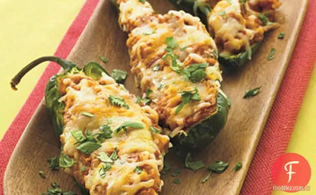 Refried Bean Poblanos com queijo