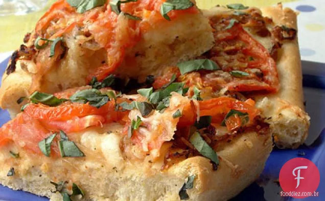 Tomate e Focaccia Parmesão com cebola caramelizada