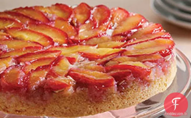 Ameixa Upside-Down Cake