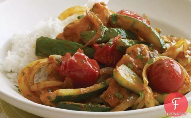 Frango tailandês, abobrinha e tomate Curry