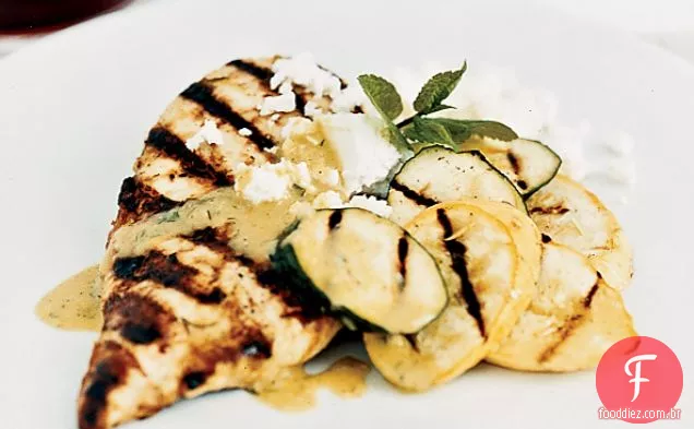 Frango com salada de abobrinha