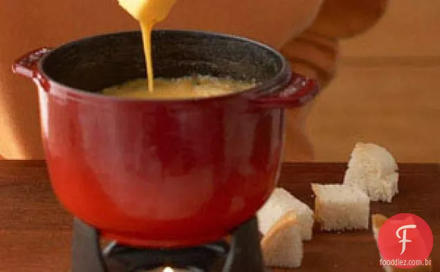 Fondue de Cerveja e Cheddar