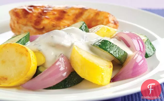Abobrinha com molho de parmesão
