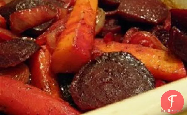 Beterraba roxa, cenoura e cebola Medley