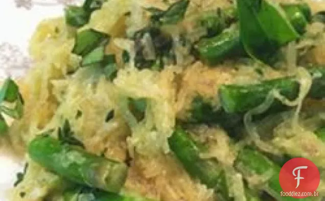 Abóbora espaguete assada com espargos e queijo de cabra