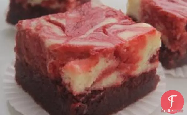 Redemoinho De Cheesecake De Veludo Vermelho Brownies