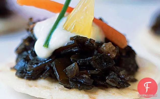Caviar de Hiziki com creme de Tofu de limão e cebolinha