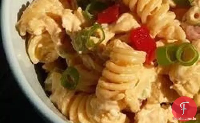Salada De Macarrão De Frango De Búfalo Picante